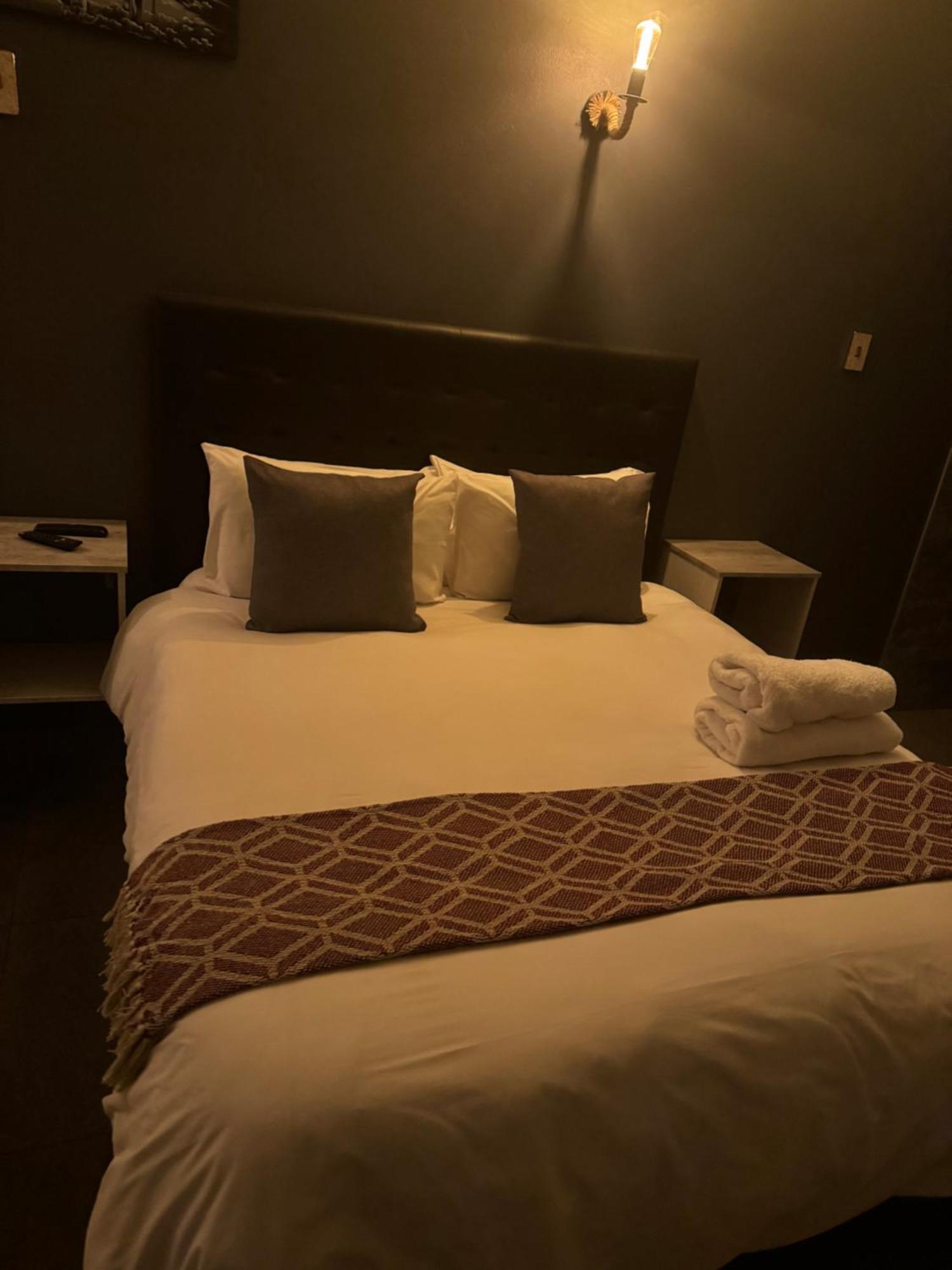 יוהנסבורג Kv Luxury Guest House מראה חיצוני תמונה